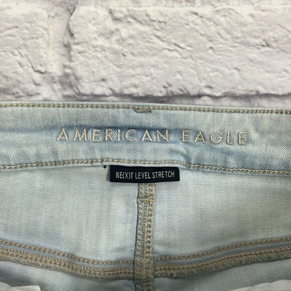 American Eagle high rise shortie light wash jean short - Picture 2 of 5